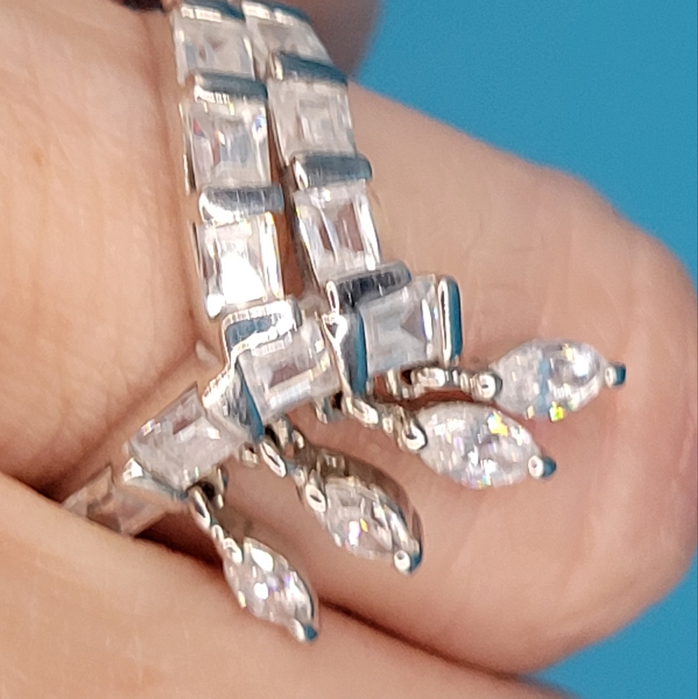 Vintage Estate Sale Find.  Silver and CZ dangle ring.   Size 6 - 6.5